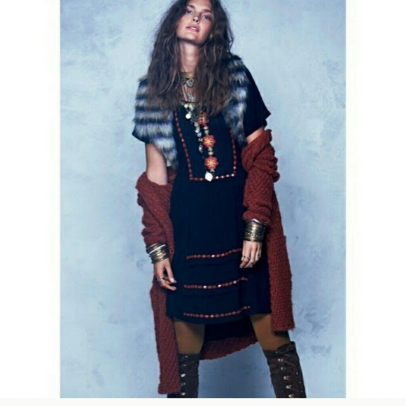 FREE PEOPLE DRESS .