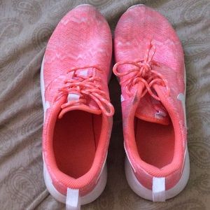 Light pink nike Roshe runs😍😍