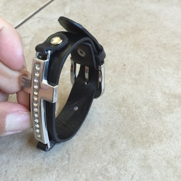 Bracelets - Picture 3 of 4