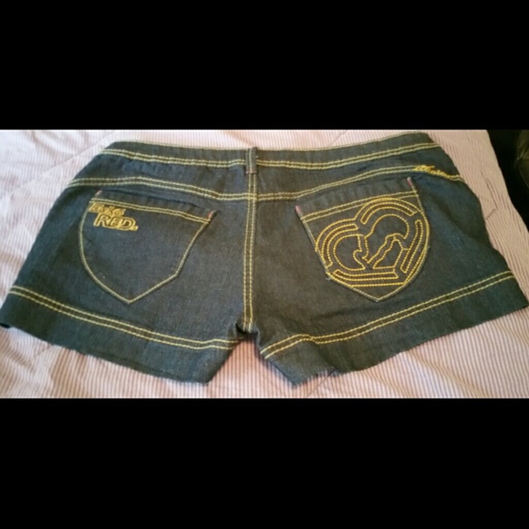 Clothes - Picture 3 of 4