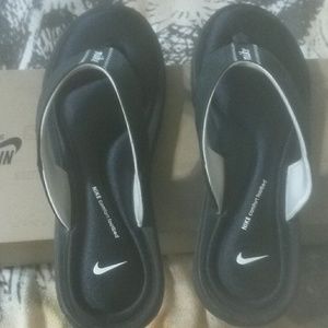 Nike comfort sandals