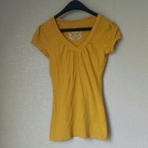 Mustard yellow v-neck tshirt