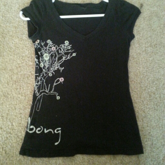 Black Billabong v-neck shirt w/ tree design