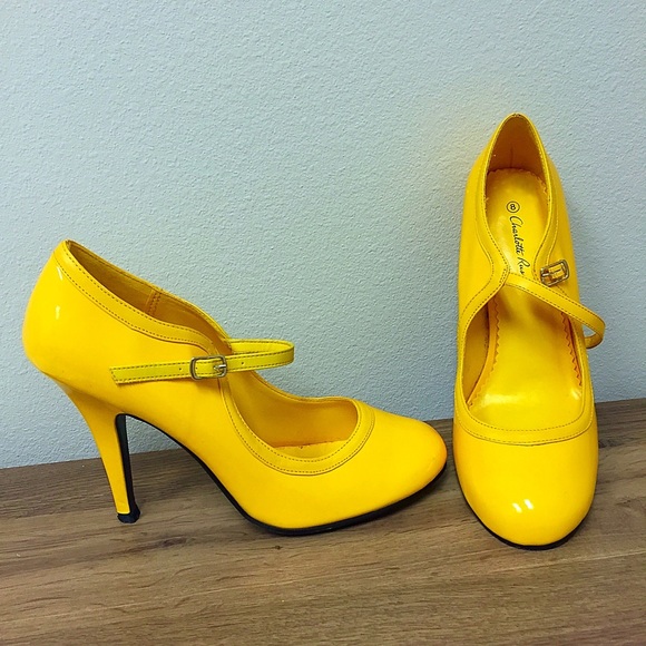 MARY JANE PUMPS in Electric Yellow