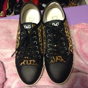 Cheetah print sneaker