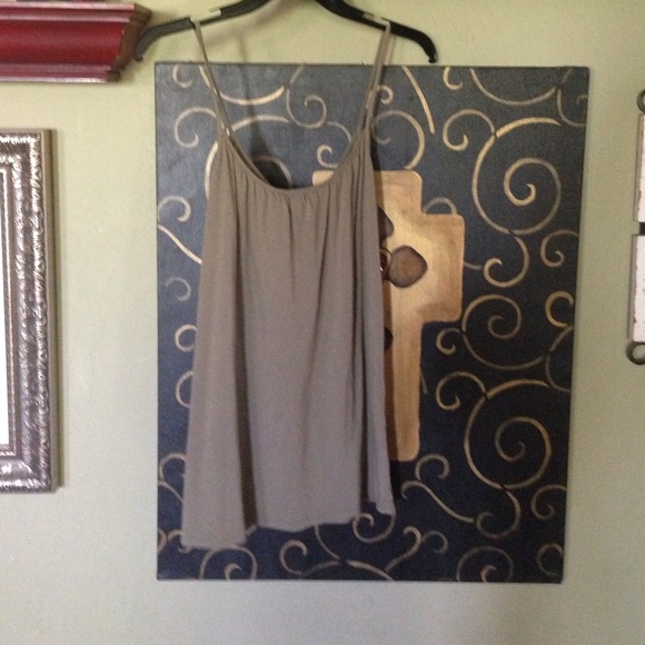 dark green tank - Picture 2 of 2