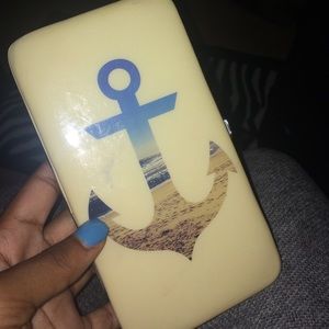 pretty anchor wallet!