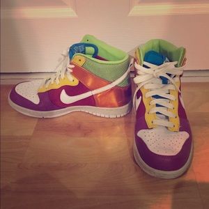 Rare Women's Nike Colorful High-Top Sneaker Size 7