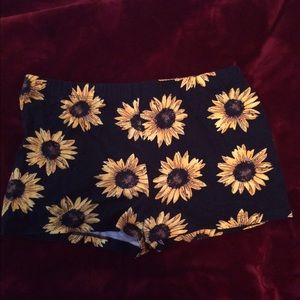 Forever 21 Sunflower shorts 🌻🌻
