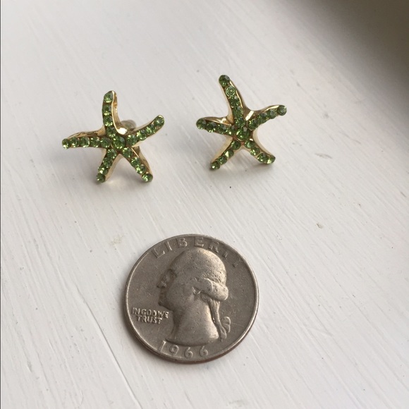 ❌SOLD IN BUNDLE❌Green starfish earrings - Picture 3 of 3