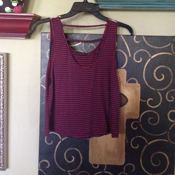 crop top tank - Picture 2 of 2