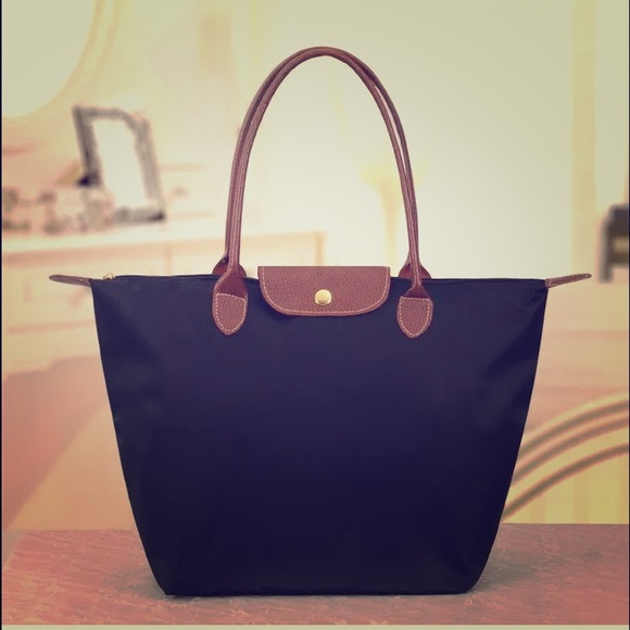 SOLD 🚫🚫Black Nylon Tote