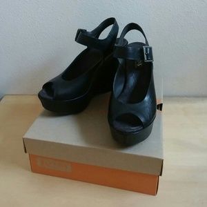 Korks by Kork-Ease Anya black wedge US 7