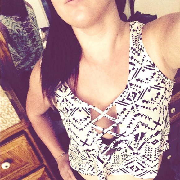 Cecico Cropped Tank Top (Patterened)