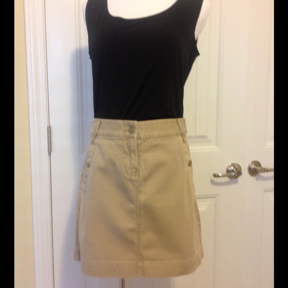 J. Crew Dresses & Skirts - J. Crew classic twill chino skirt.