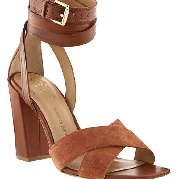 Banana republic pella heeled sandal size 6