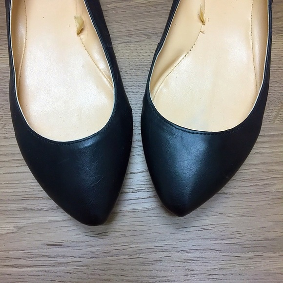 Black Pointed Toe Slip-On Flats