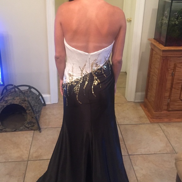 Long black and white prom dress - Picture 2 of 3
