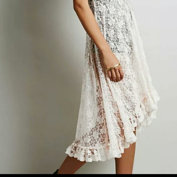 Cream Lace Dress - Picture 2 of 4