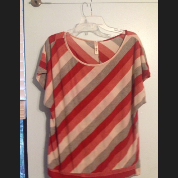 Striped top, with tighter band around the bottom