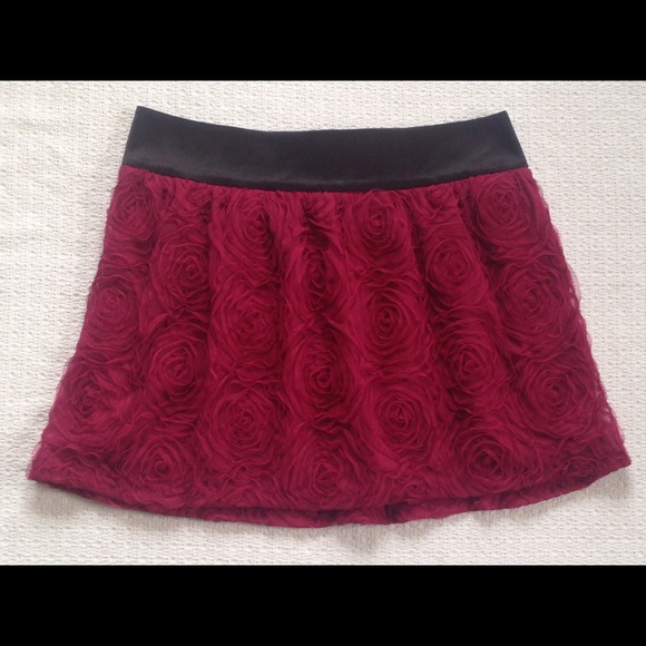 New Maurice Roses Skirt w/ Black Sash Waist Band - Picture 1 of 2