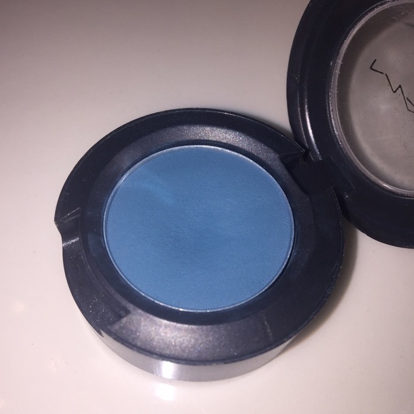 💥FLASH SALE💥 MAC Ingenue Blue Eyeshadow