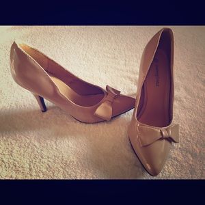 Nude Bow Heels