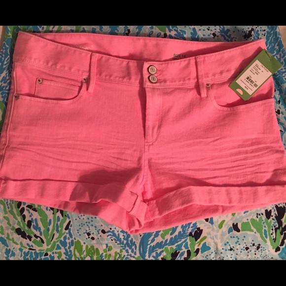 ❌SOLD❌ Lilly Pulitzer neon pink Clifton shorts - Picture 2 of 2