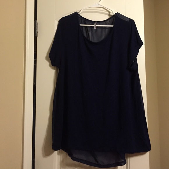 Short sleeve top