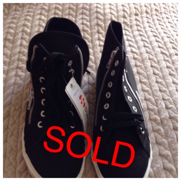 NEW Superga Sneakers (2904)