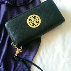 Rsv raquel black wallet & black sheer top bundle