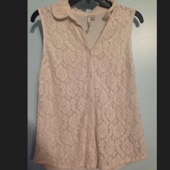 White lace collared tank top, button down