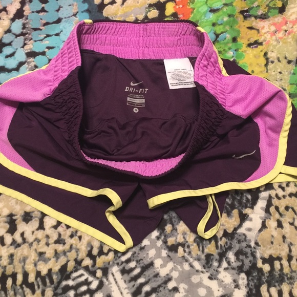 Nike running shorts - Picture 2 of 2