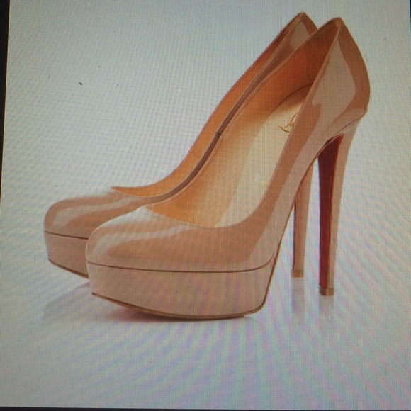 Christian Louboutin pumps -Nude