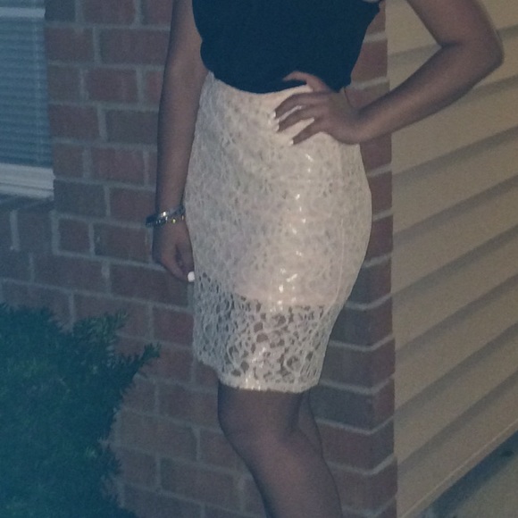 Lace midi skirt - Picture 7 of 9