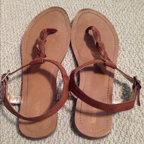 SOLDDD Brown braided gladiator sandals
