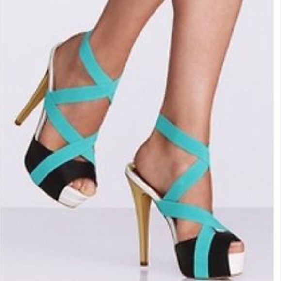 BRAND NEW IN BOX COLIN STUART STILETTOS