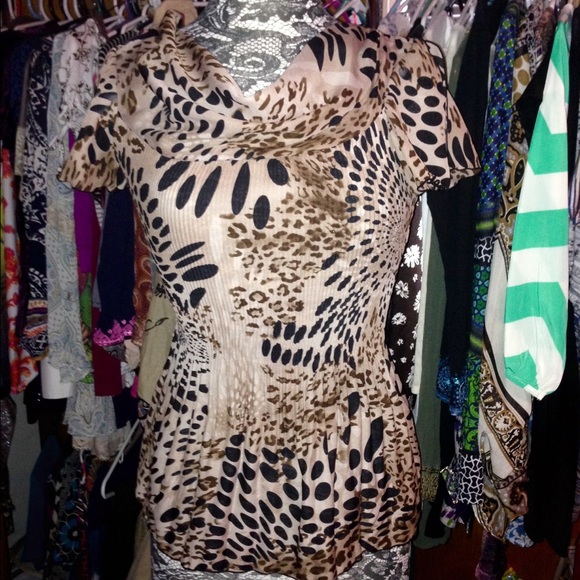 Cute Cheeta Print Top - Picture 3 of 4