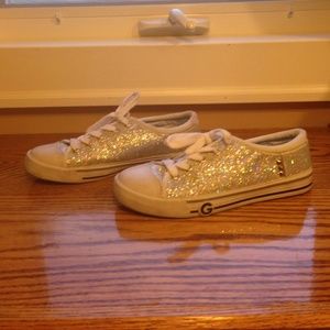 Guess tennis shoes