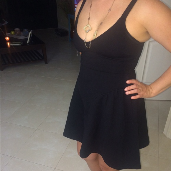 💥PRICE DROPPED 💥 Little black dress - Picture 2 of 3
