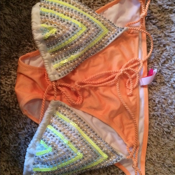 VS bikini