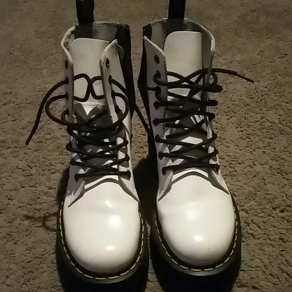 ****SOLD***Double platform Dr. Marten combat boots - Picture 3 of 3