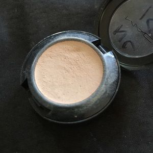 Mac concealer