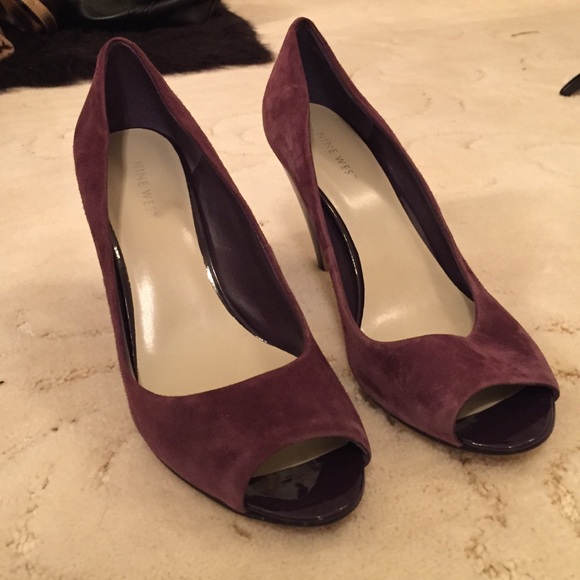 Ladies suede purple shoes