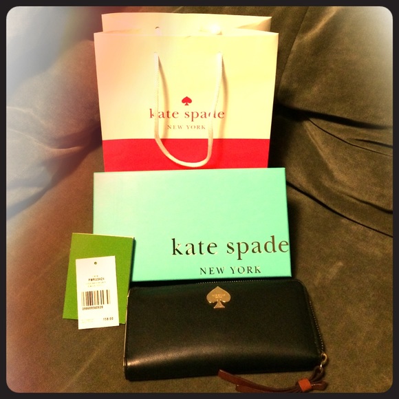 KATE SPADE COBBLESTONE PARK MUTI-USE WALLET