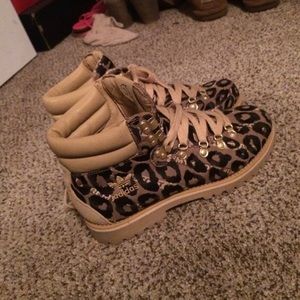 Cheetah print Adidas