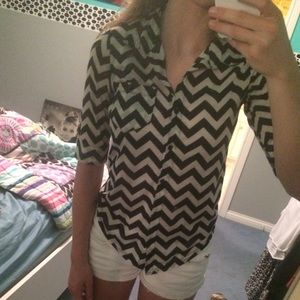 Black and white chevron 3 quarter sleeve button up