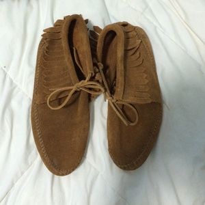 Minnetonka fringe moccasins