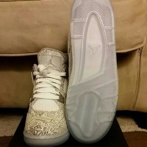 JORDAN RETRO 4 LASER