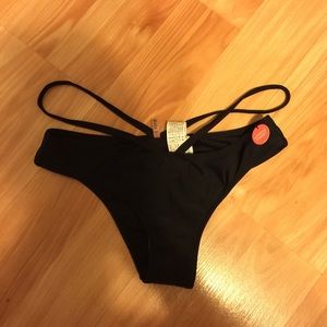 strappy bikini bottoms